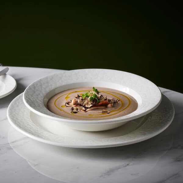RIMMED PLATE 26.8CM