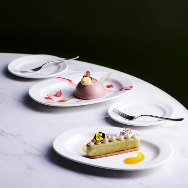RIMMED OVAL PLATE 33CM