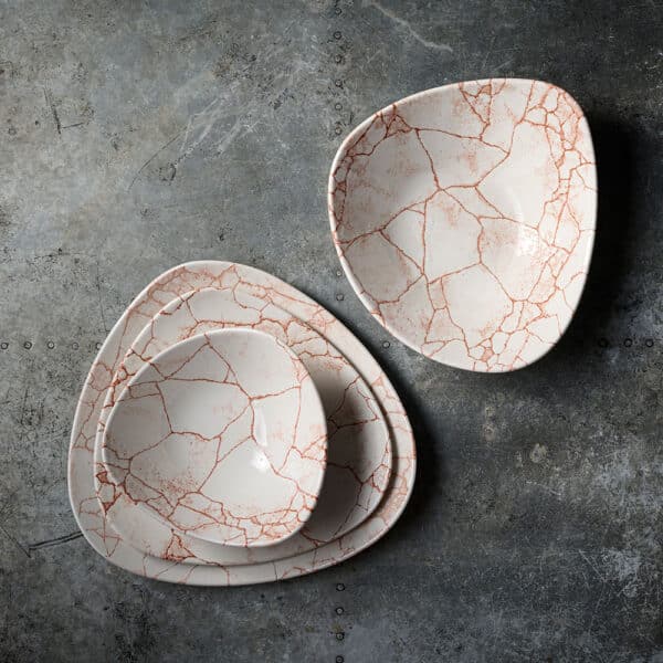 TRIANGLE PLATE 24.5CM