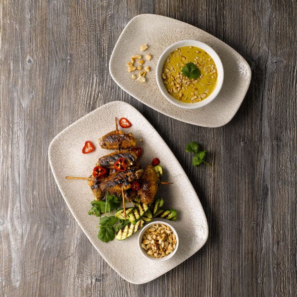 OBLONG PLATTER 23.7 X 15.7CM
