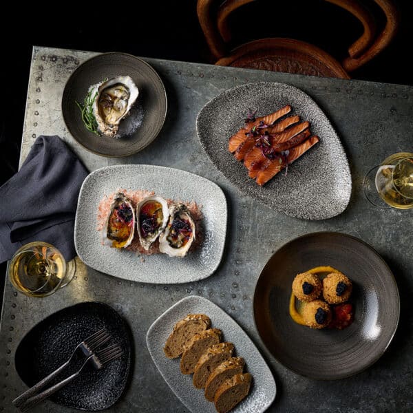 OBLONG PLATTER 26.1 X 20.2CM