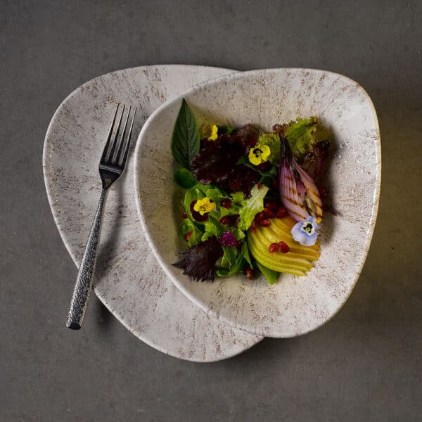 TRIANGLE PLATE 24.5CM