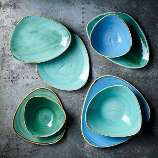 TRIANGLE PLATE 24.5CM