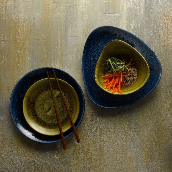 TRIANGLE PLATE 24.5CM