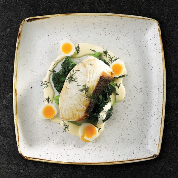 DEEP SQUARE PLATE 26.8CM