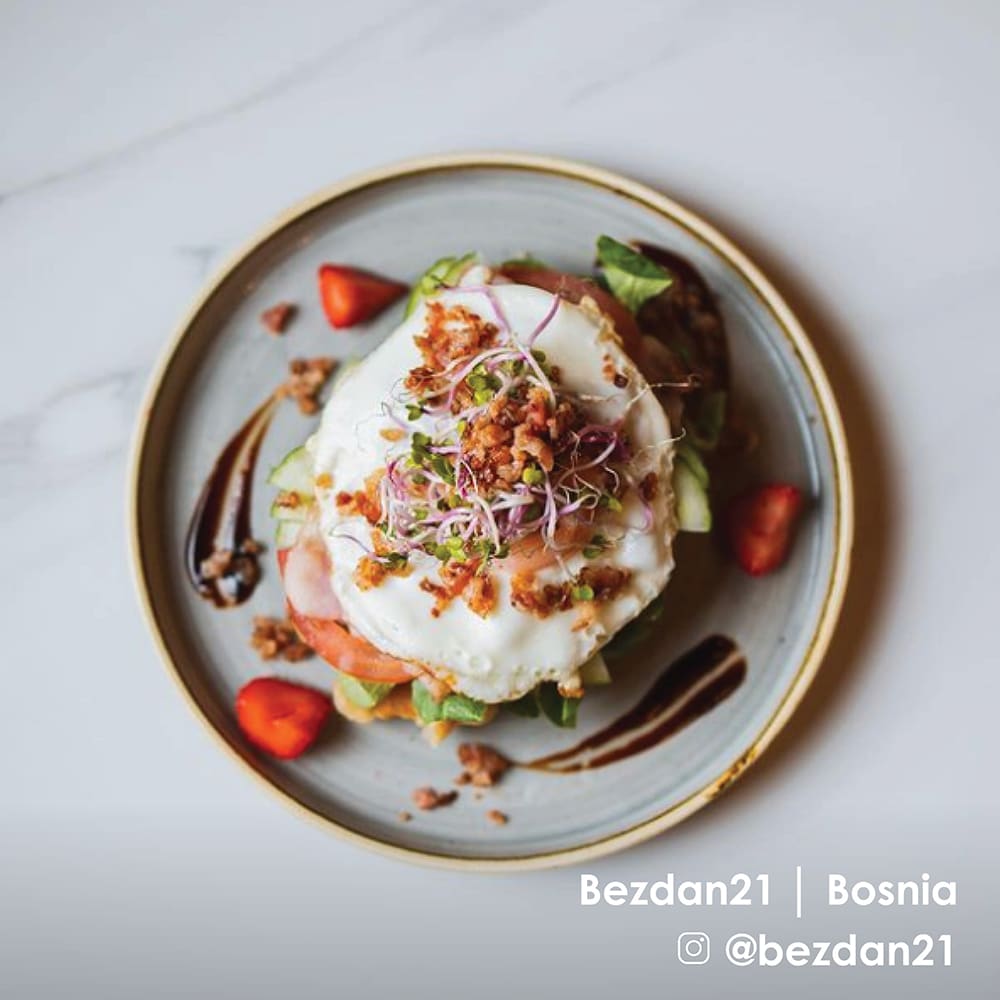 Bezdan21: Churchill Café Case Study